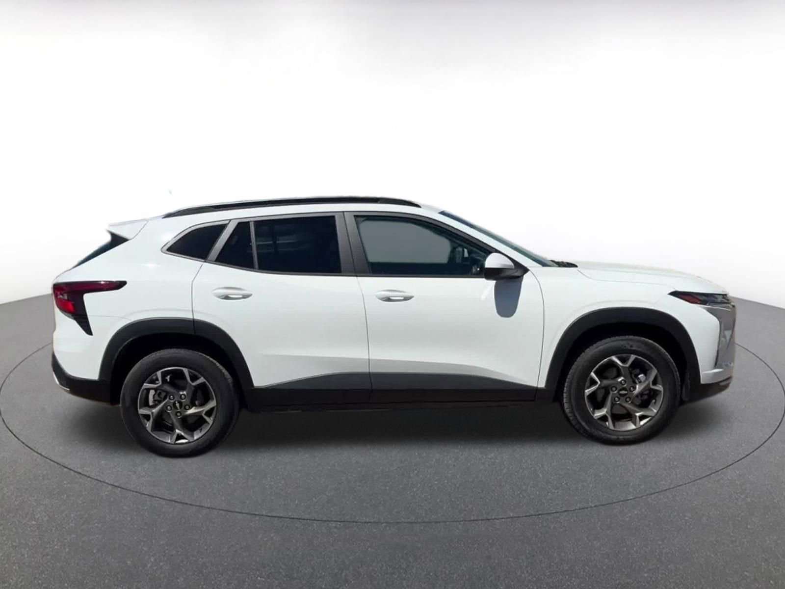 Thumbnail: 2025 Chevrolet Trax - 16