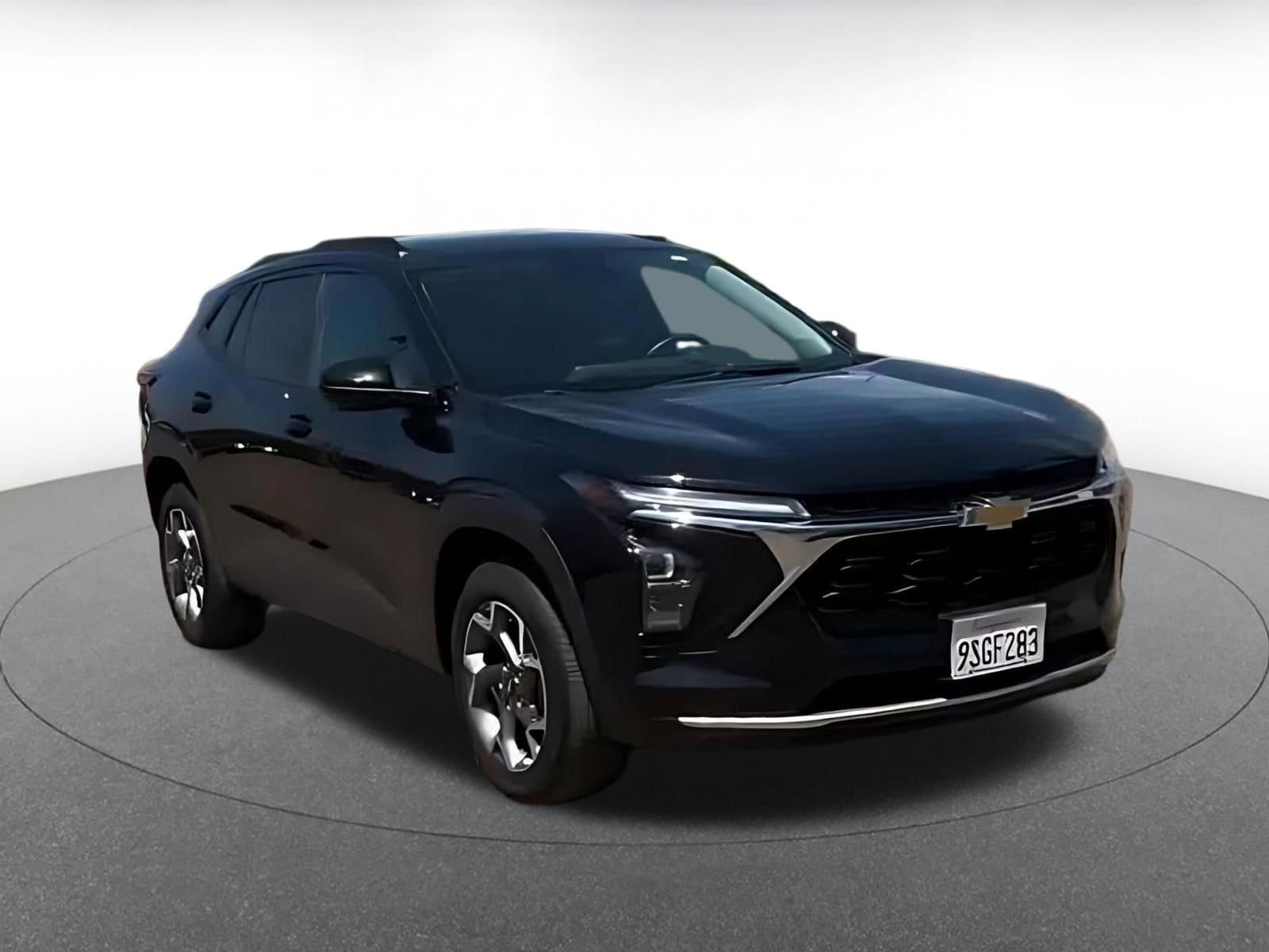 Thumbnail: 2025 Chevrolet Trax - 3