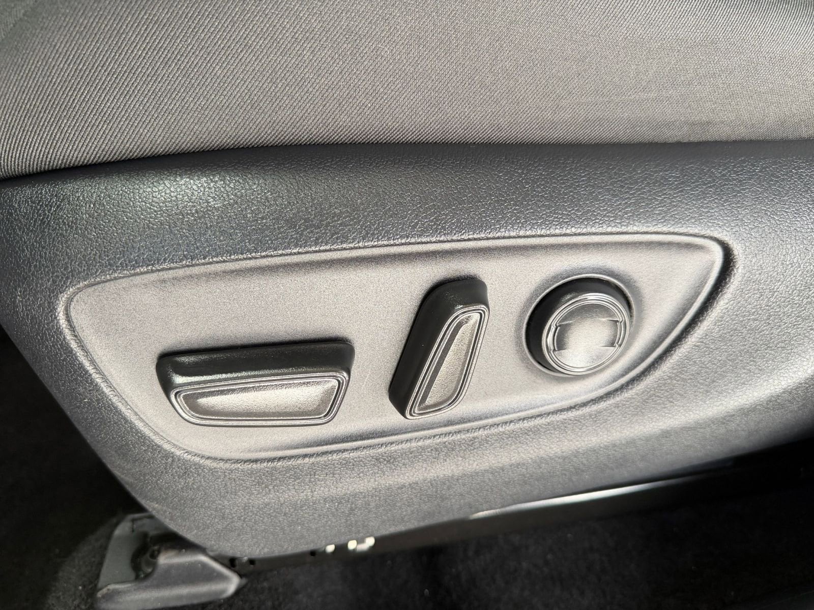 Thumbnail: 2025 Toyota RAV4 - 23