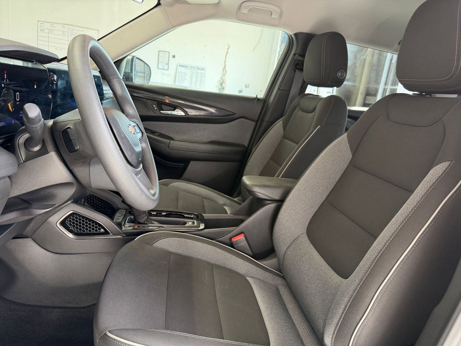 Thumbnail: 2025 Chevrolet TrailBlazer - 24