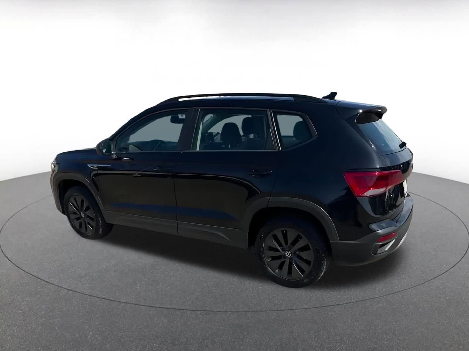 Thumbnail: 2024 Volkswagen Taos - 10