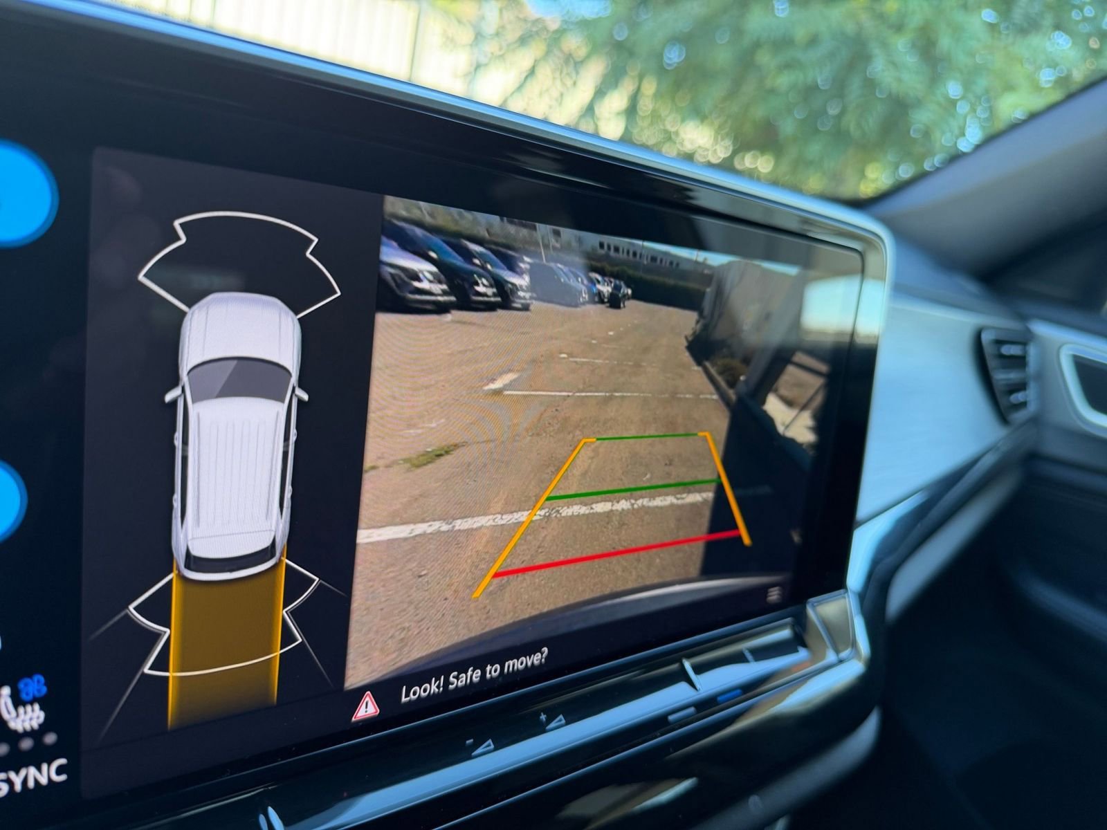 Thumbnail: 2025 Volkswagen Atlas - 17