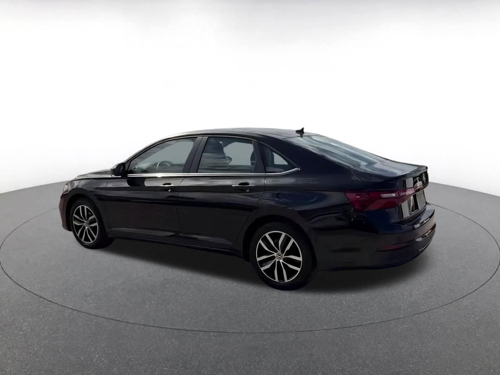 Thumbnail: 2025 Volkswagen Jetta - 10