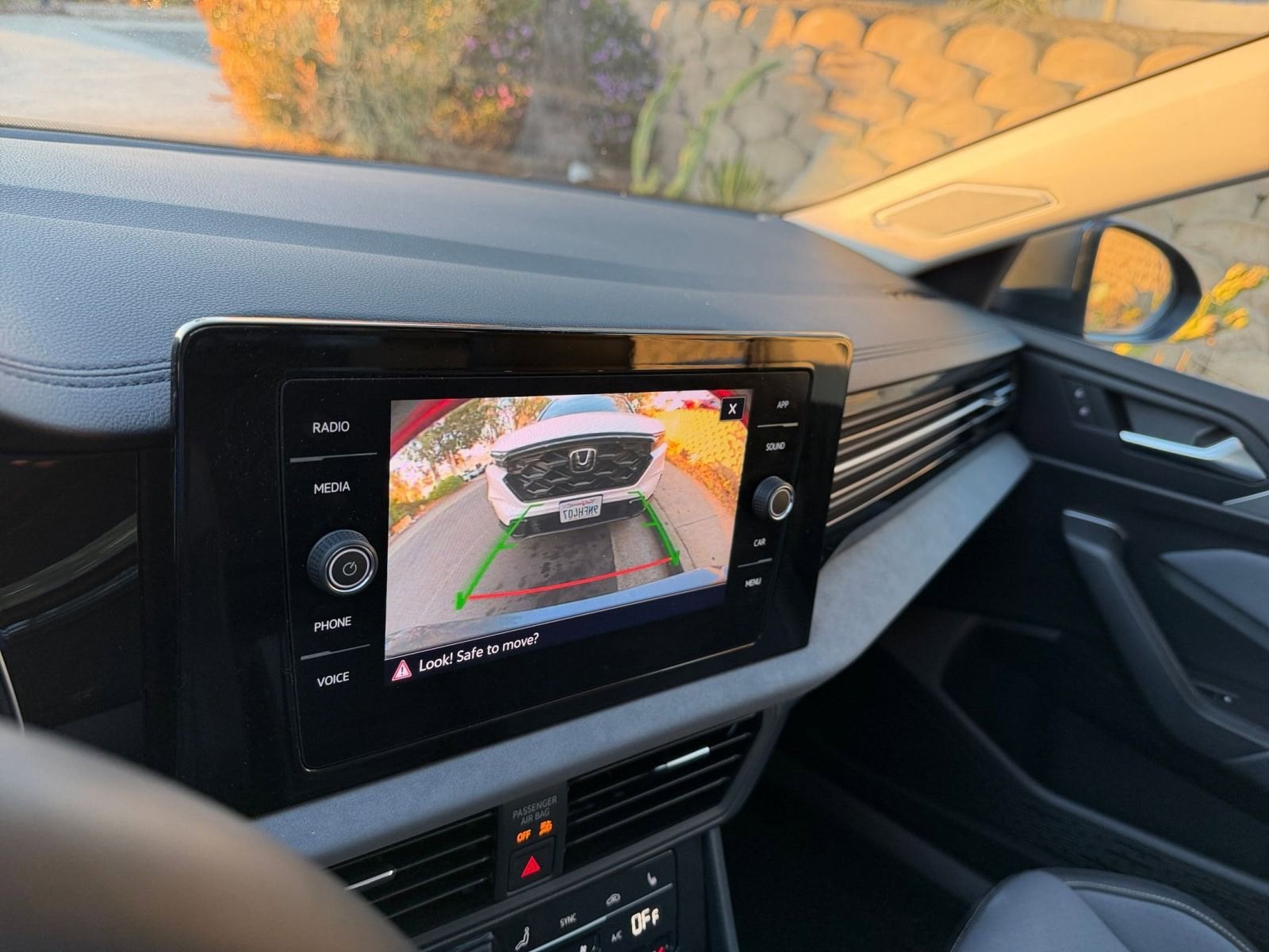 Thumbnail: 2025 Volkswagen Jetta - 17