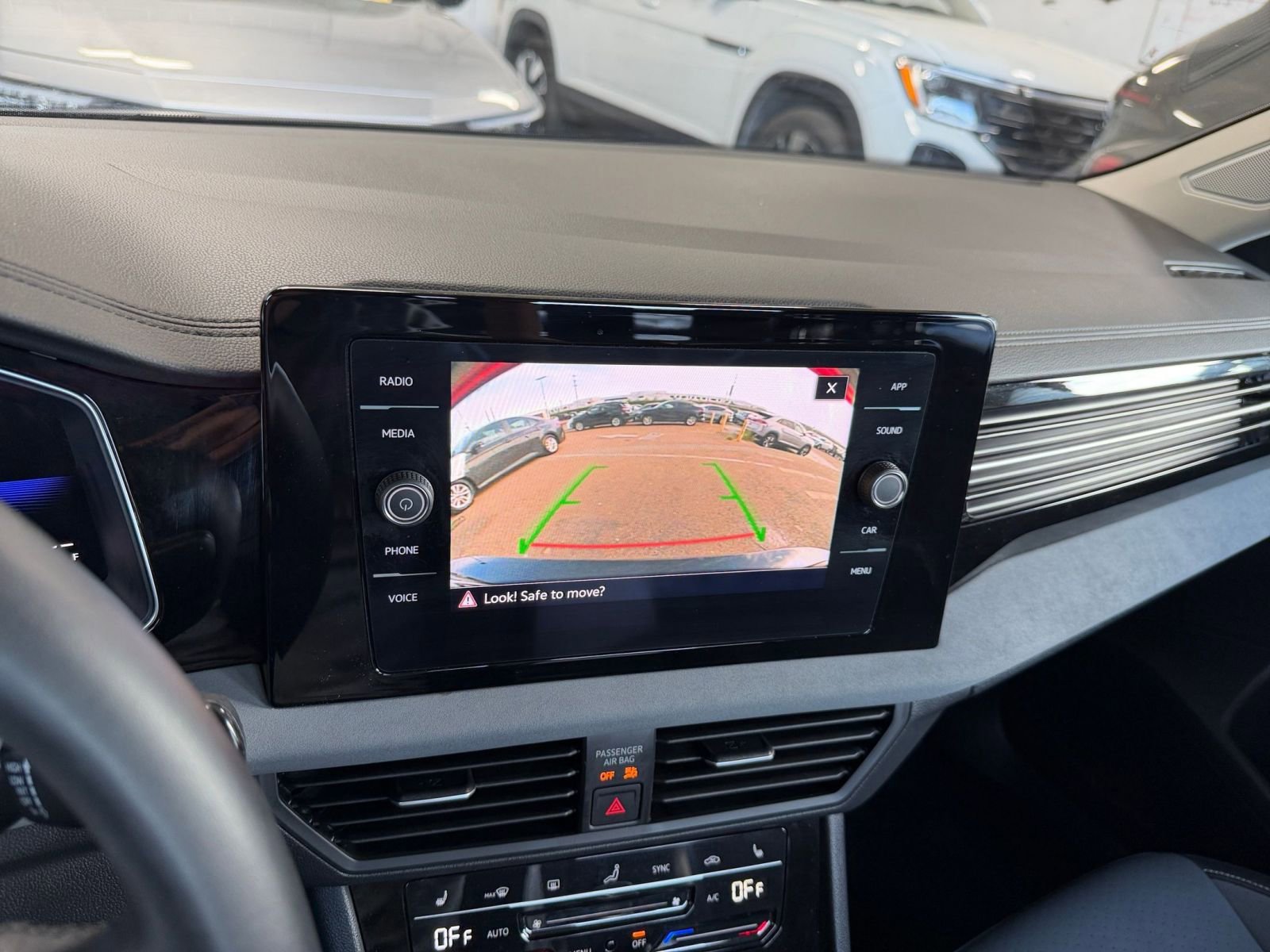 Thumbnail: 2025 Volkswagen Jetta - 17