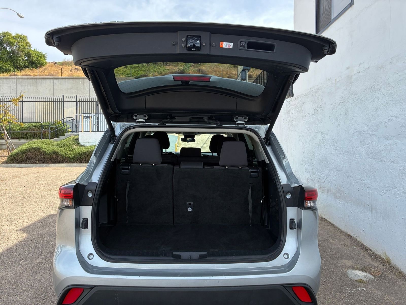 Thumbnail: 2025 Toyota Highlander - 33