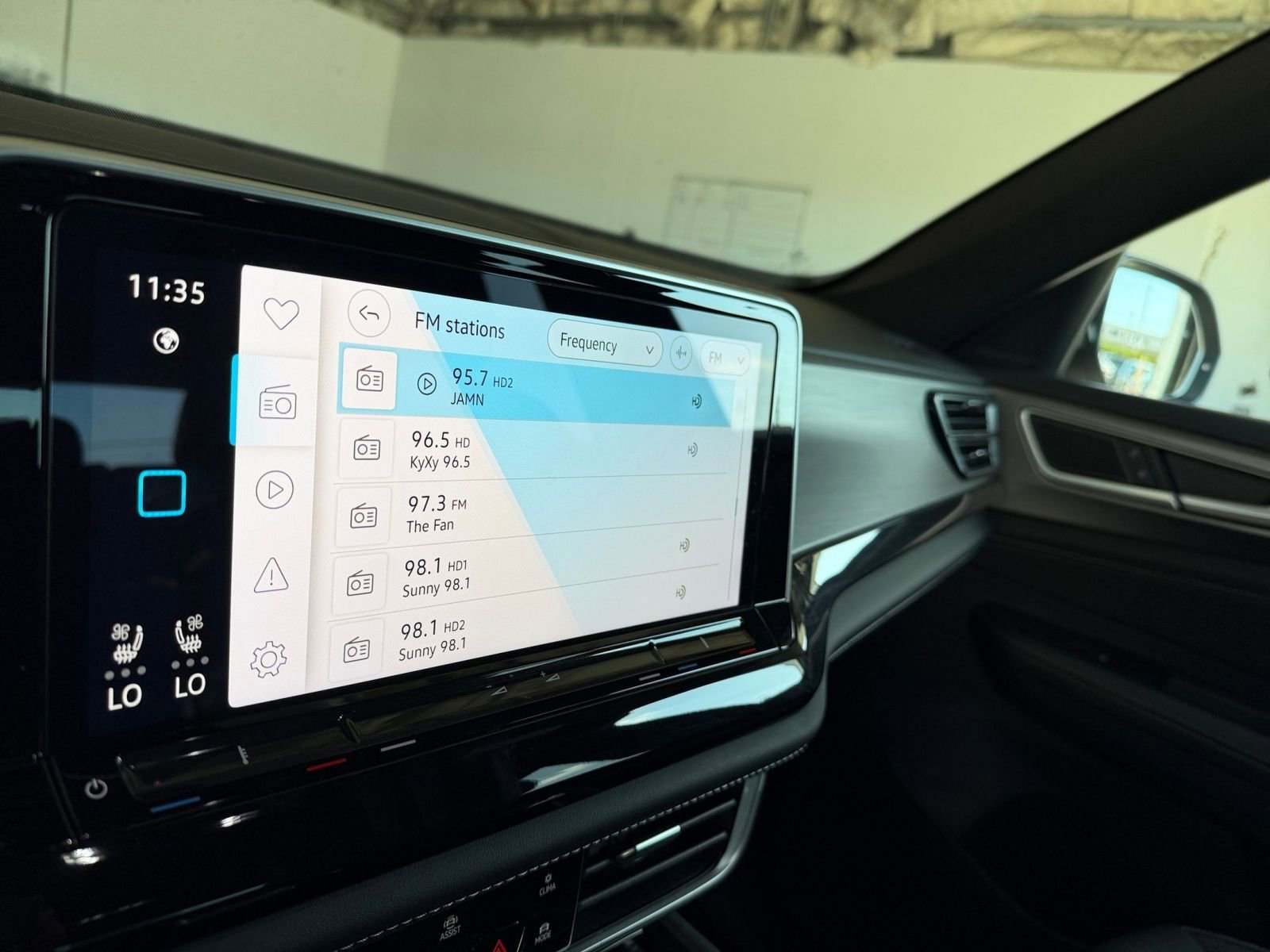 Thumbnail: 2025 Volkswagen Atlas - 21