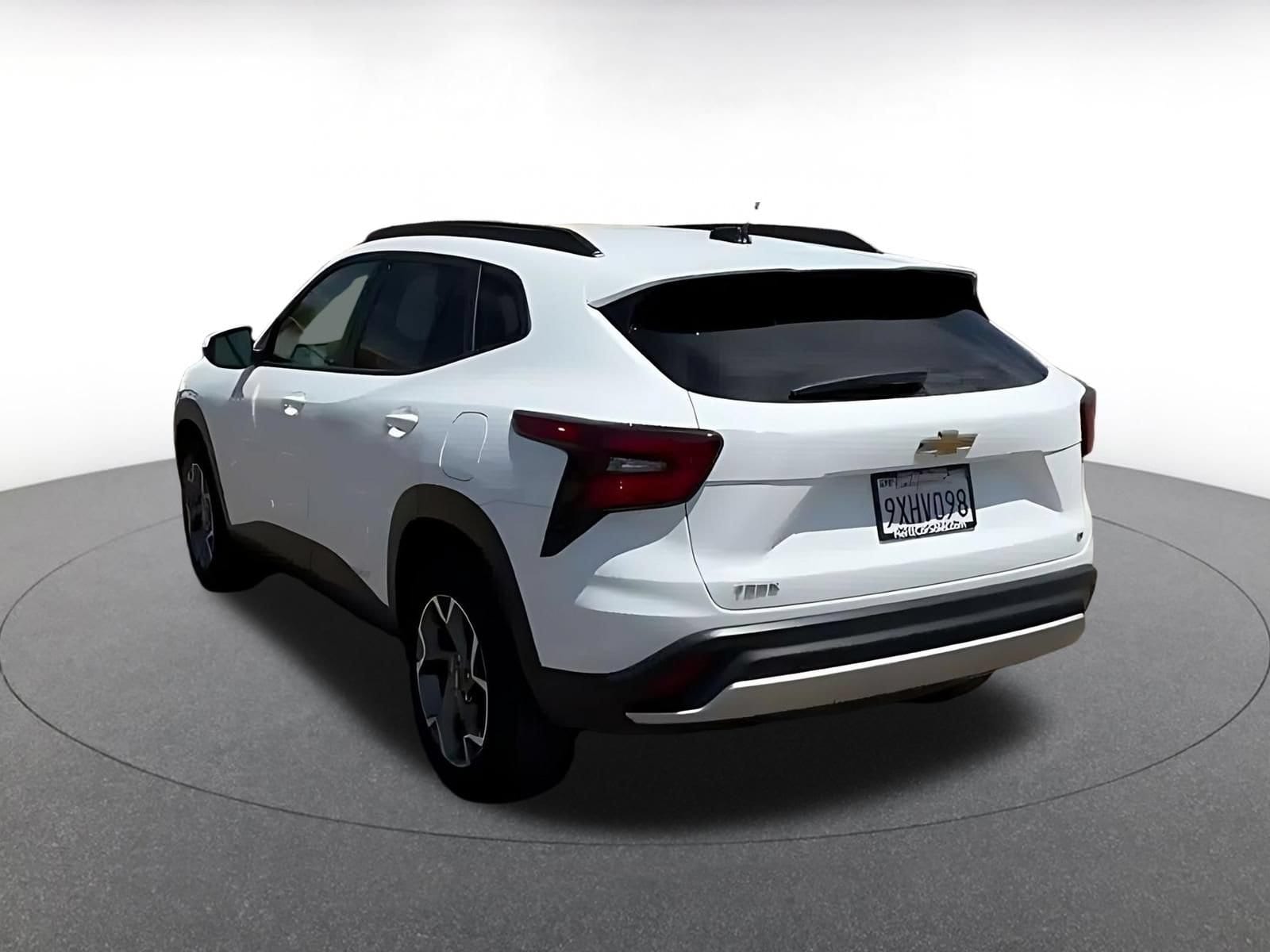 Thumbnail: 2025 Chevrolet Trax - 9