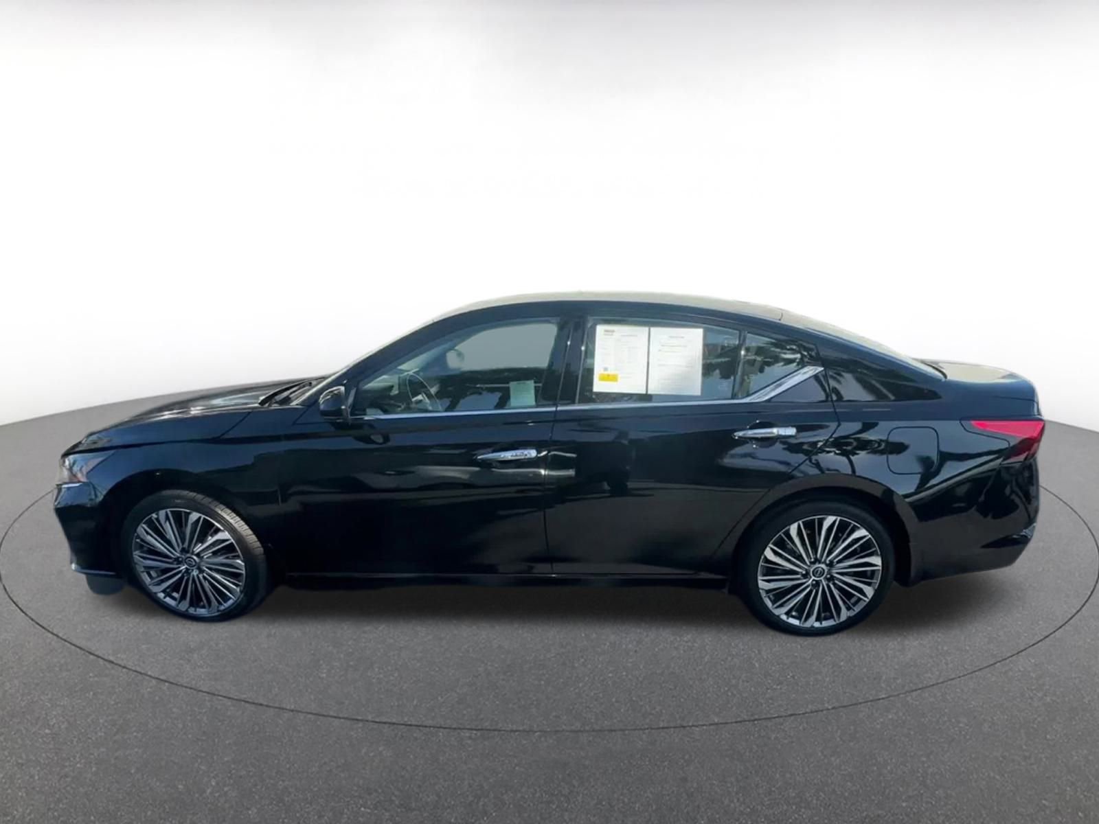 Thumbnail: 2024 Nissan Altima - 9