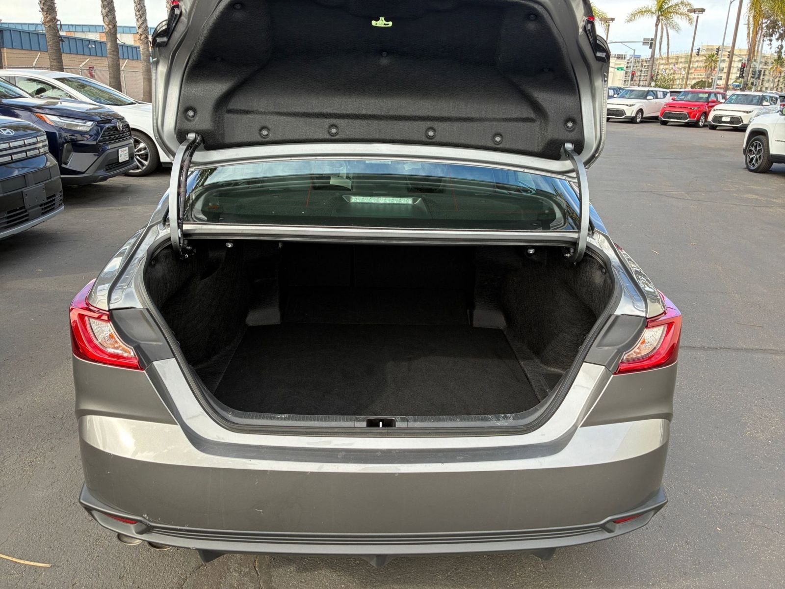 Thumbnail: 2025 Toyota Camry - 31