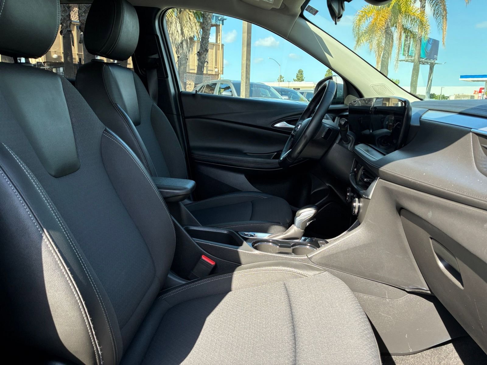 Thumbnail: 2025 Buick Encore GX - 35