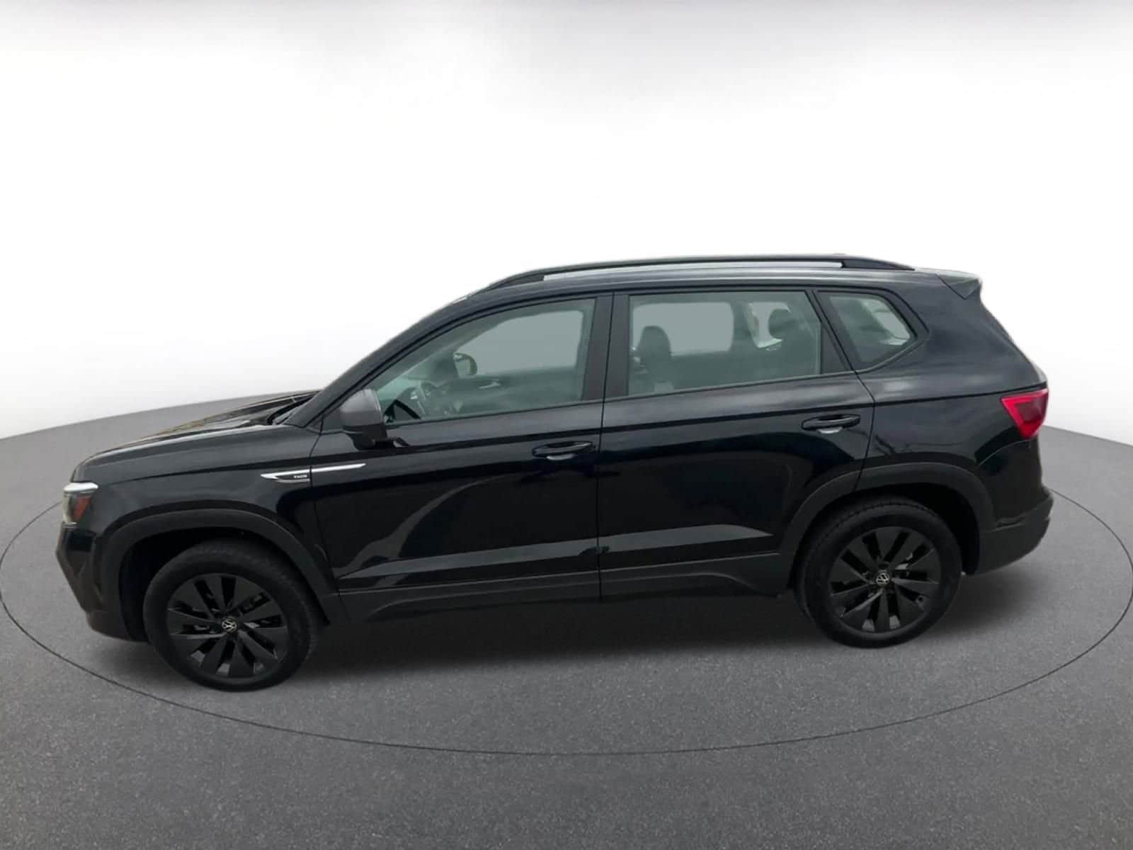 Thumbnail: 2024 Volkswagen Taos - 9