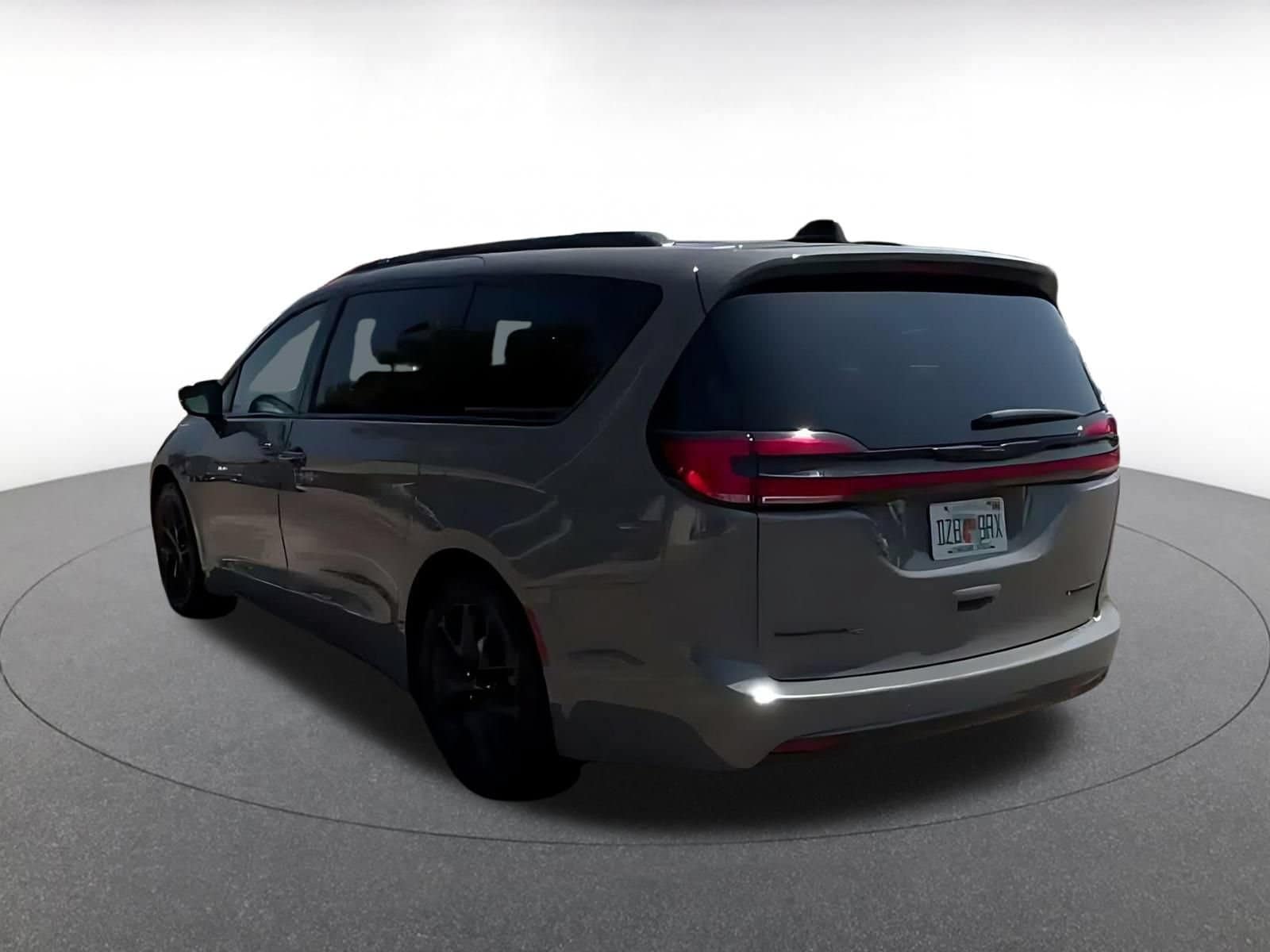 Thumbnail: 2025 Chrysler Pacifica - 11