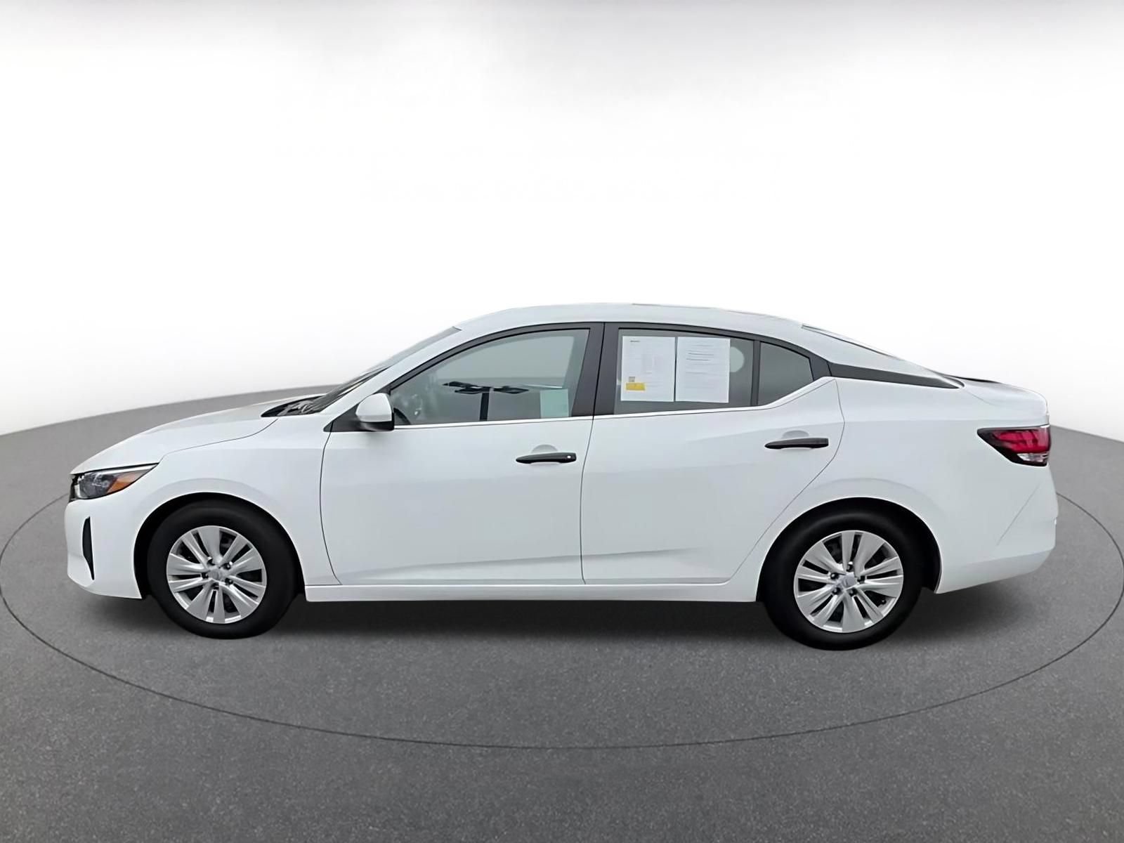 Thumbnail: 2025 Nissan Sentra - 9