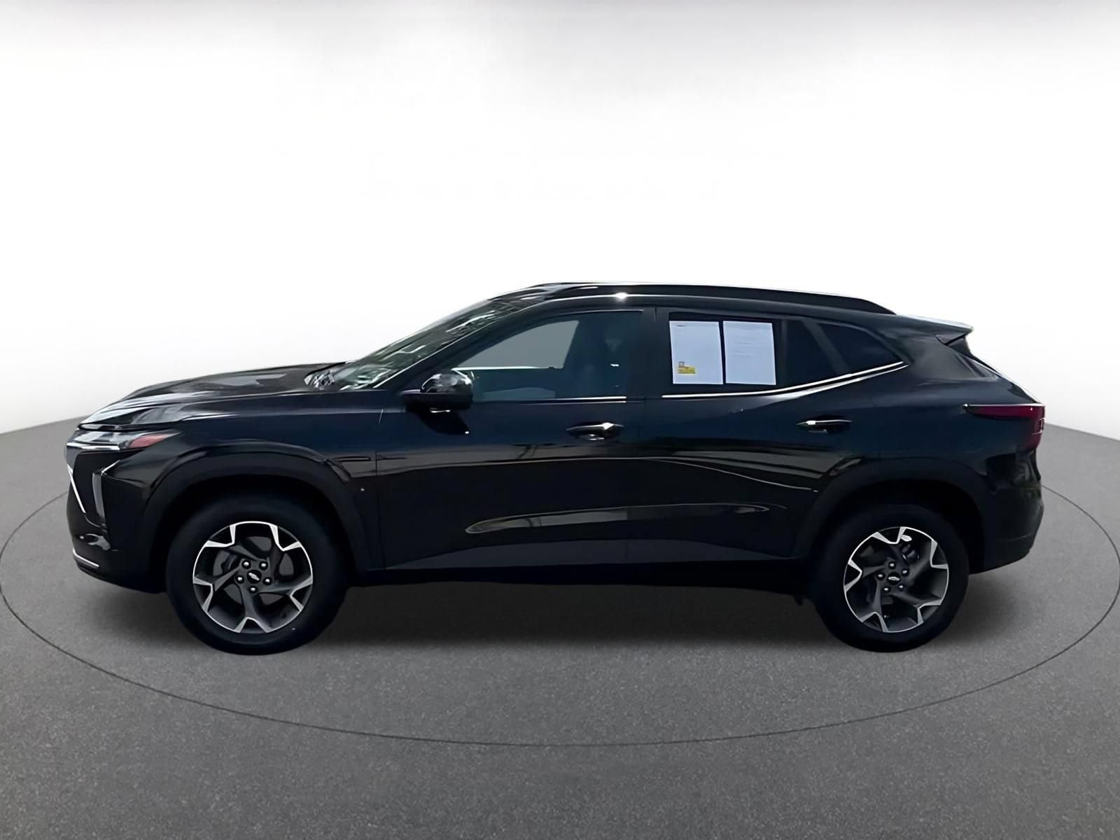 Thumbnail: 2025 Chevrolet Trax - 7