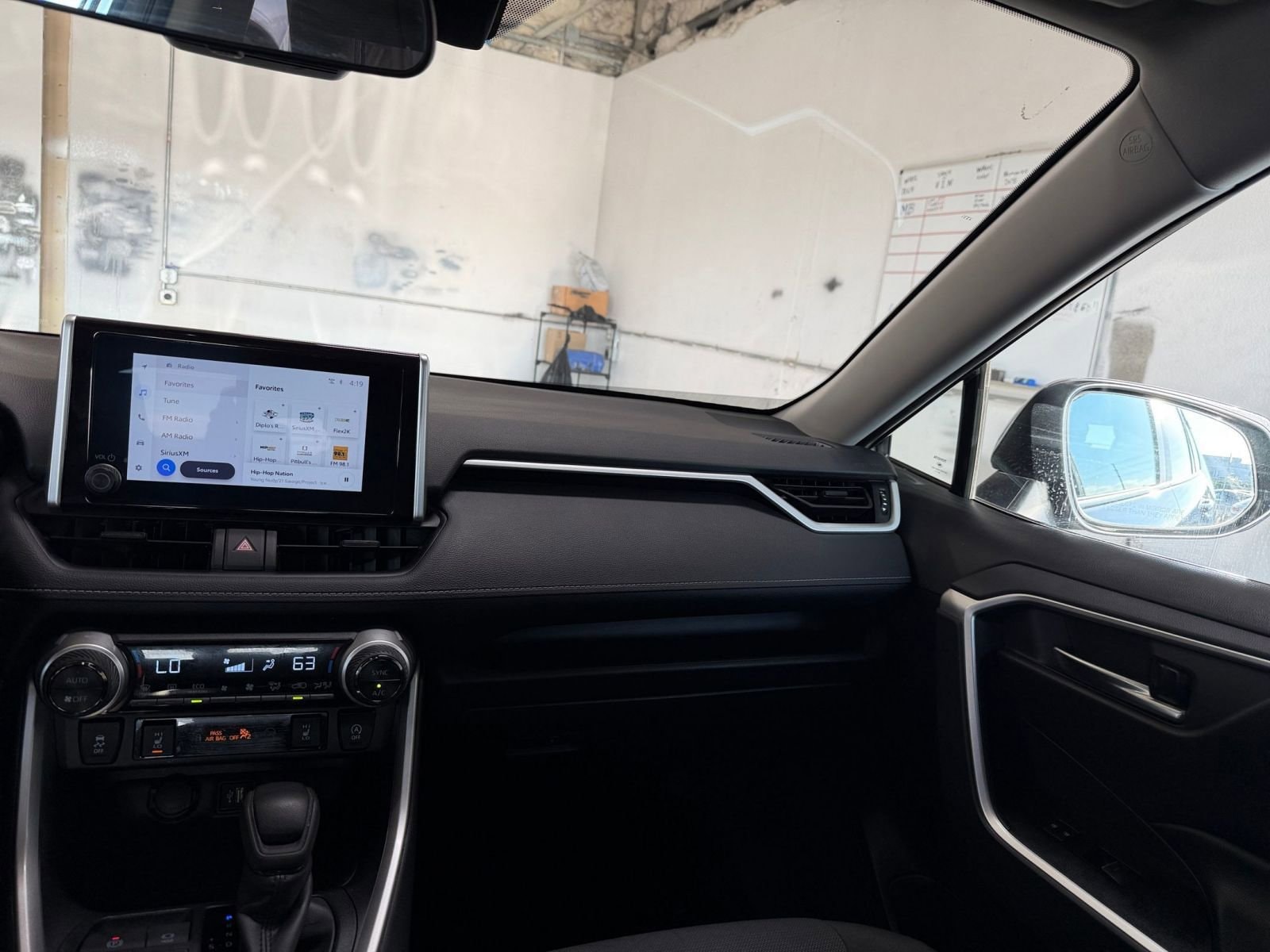 Thumbnail: 2025 Toyota RAV4 - 35