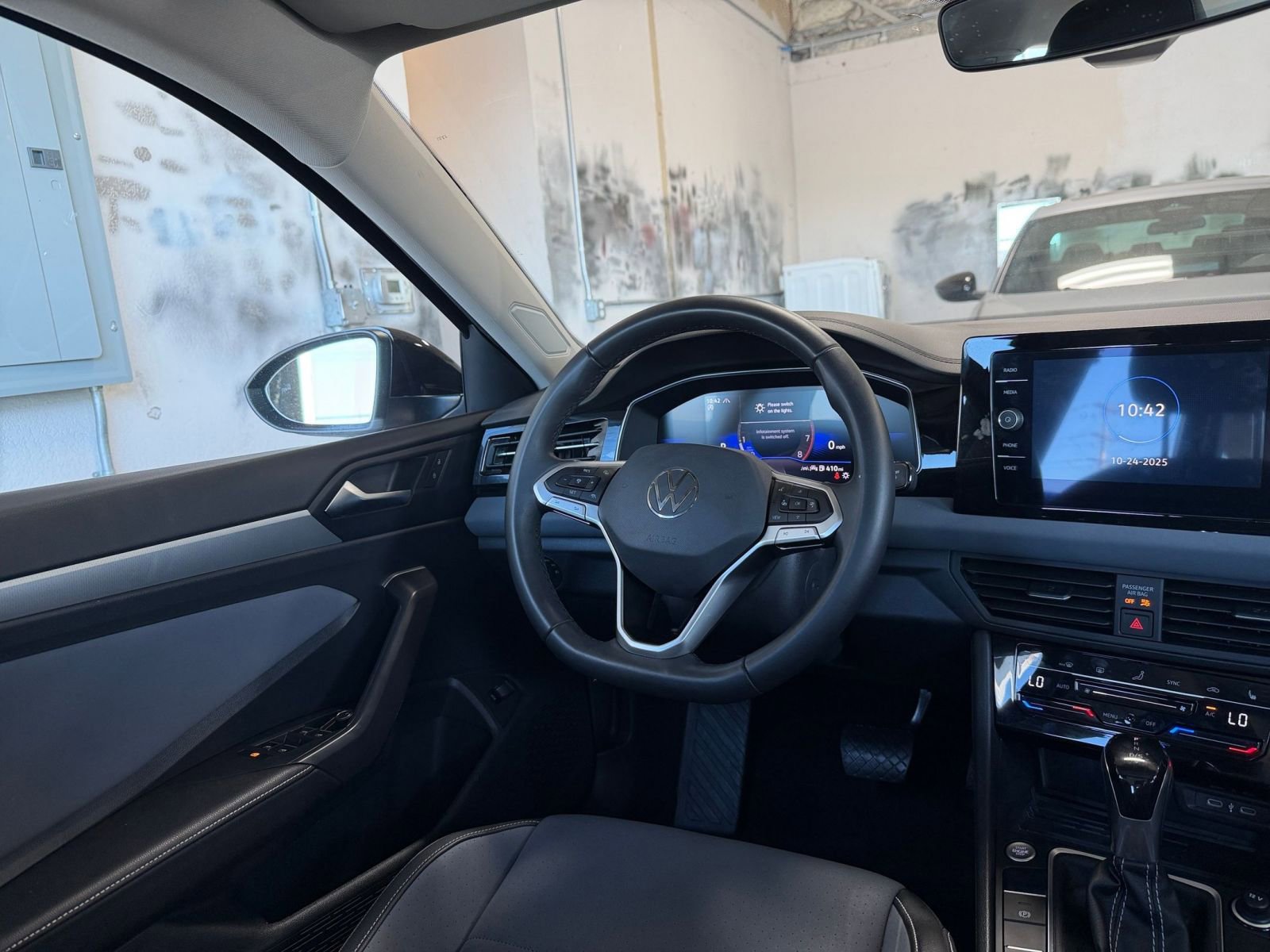 Thumbnail: 2025 Volkswagen Jetta - 33