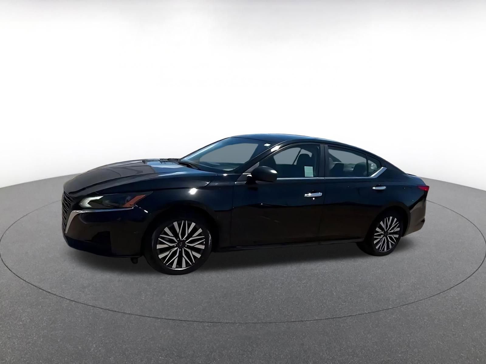 Thumbnail: 2025 Nissan Altima - 8