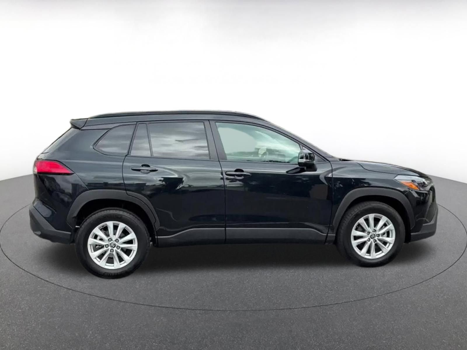 Thumbnail: 2025 Toyota Corolla Cross - 16