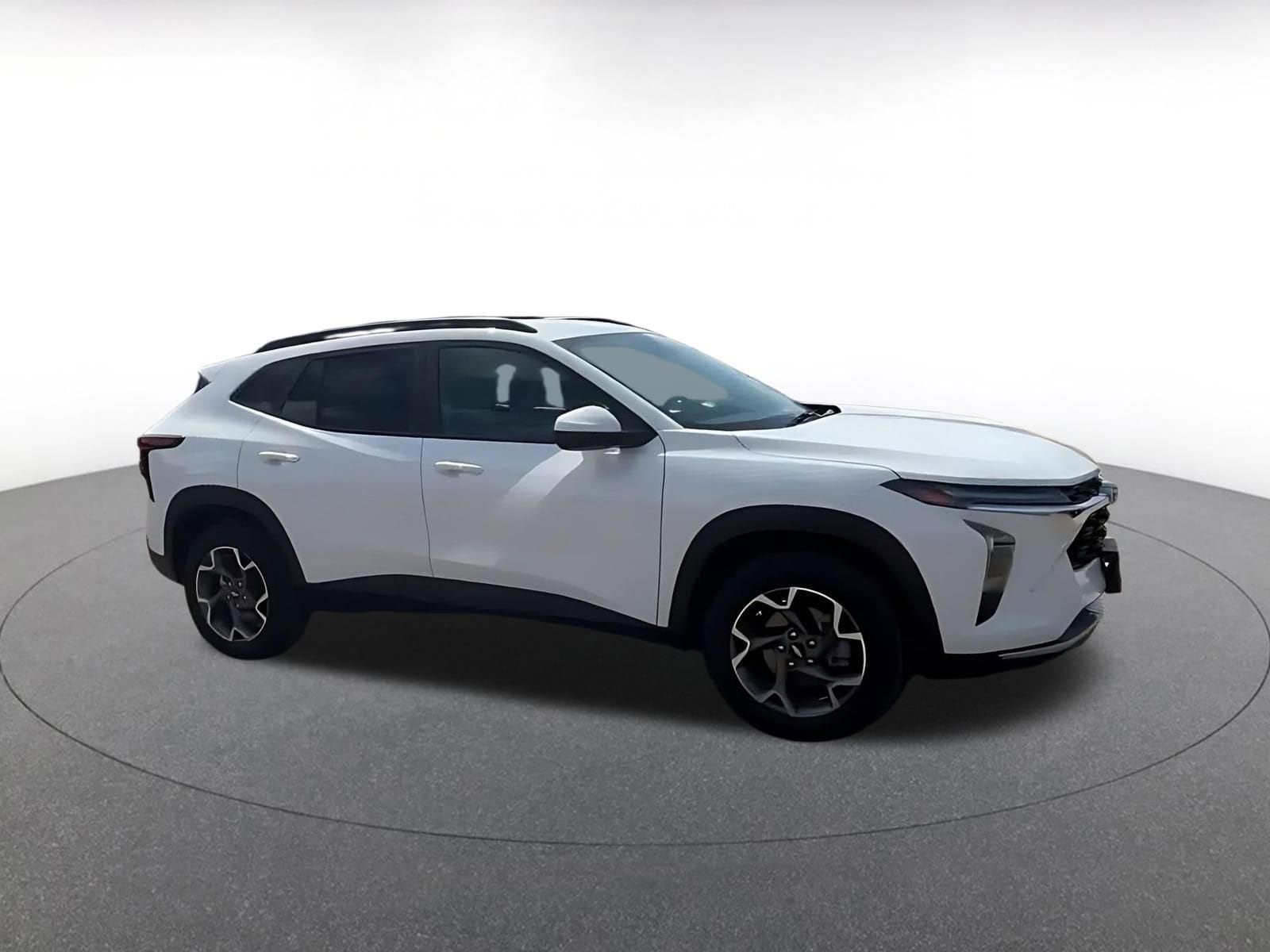 Thumbnail: 2025 Chevrolet Trax - 2