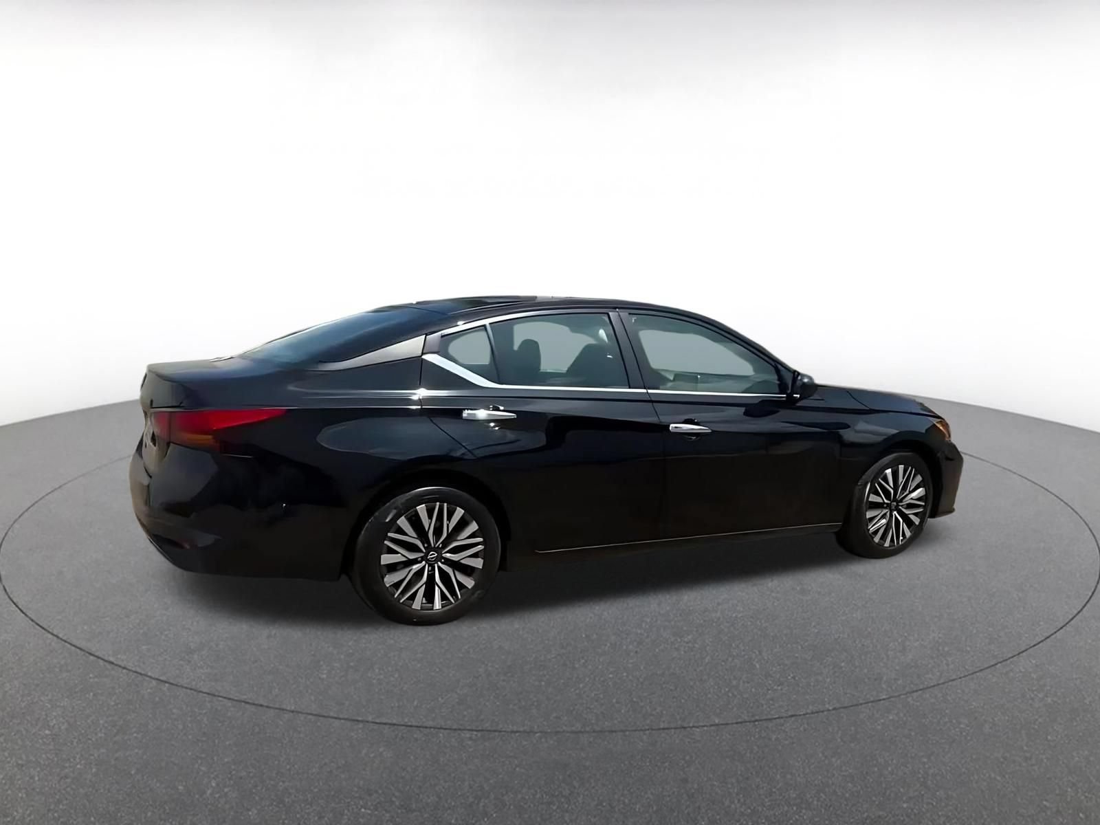 Thumbnail: 2025 Nissan Altima - 14