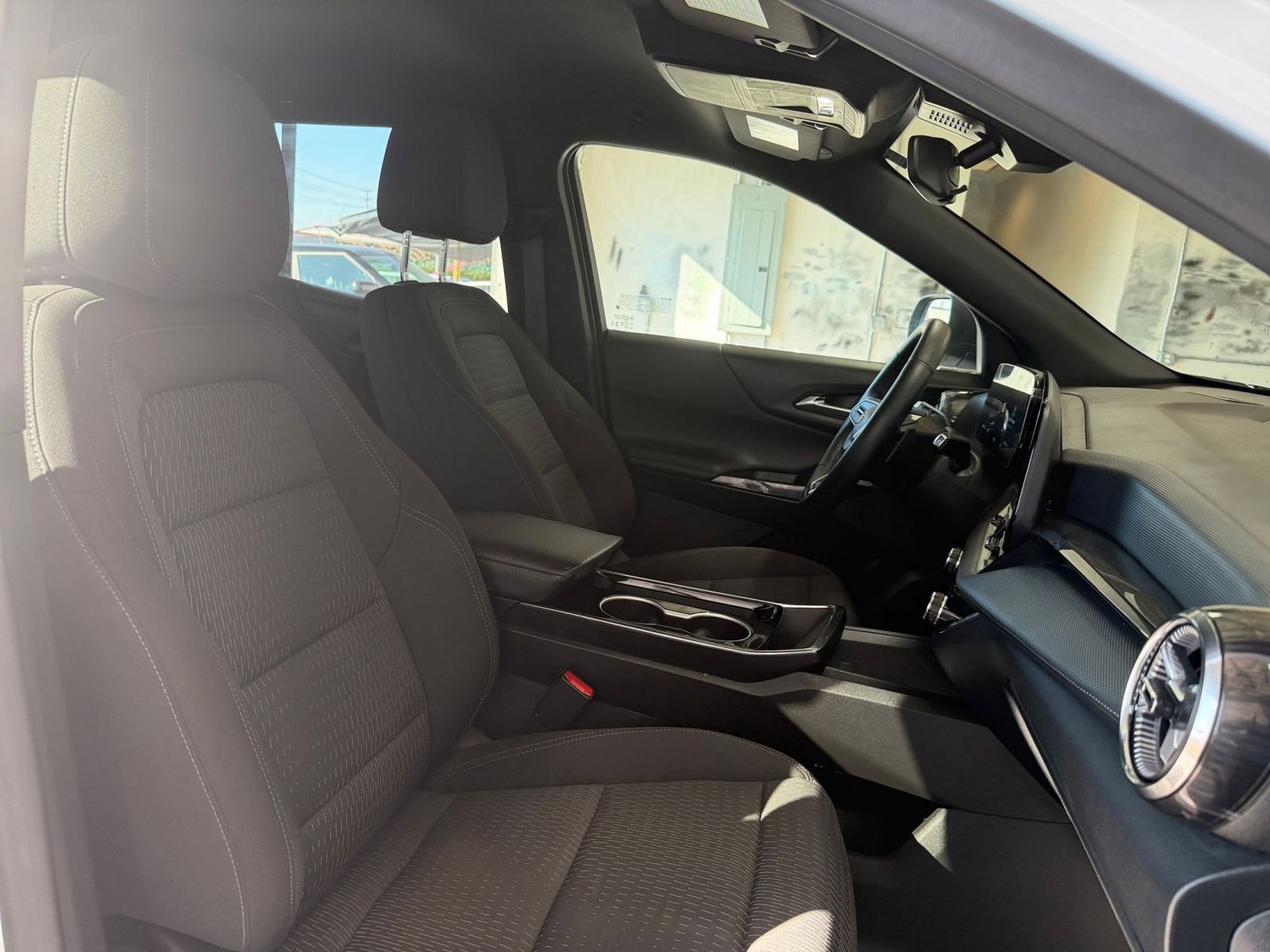 Thumbnail: 2025 Chevrolet Equinox - 35