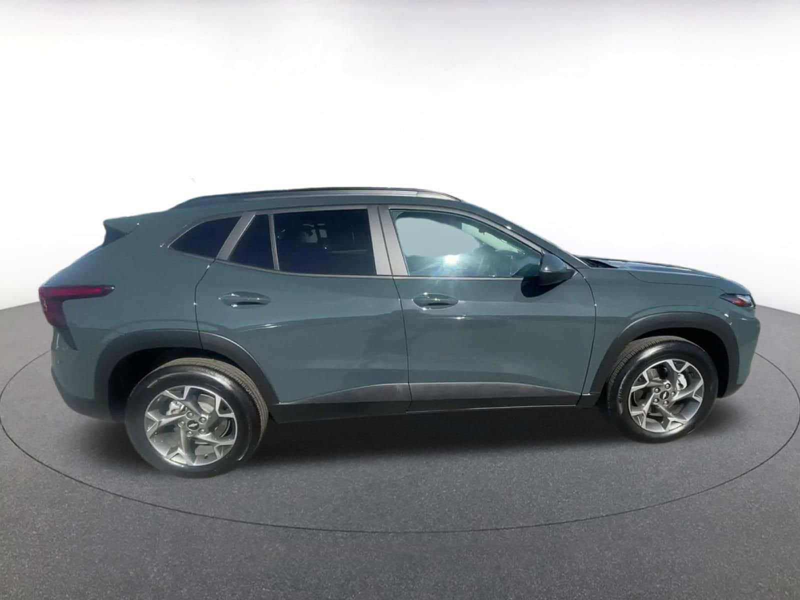 Thumbnail: 2025 Chevrolet Trax - 16