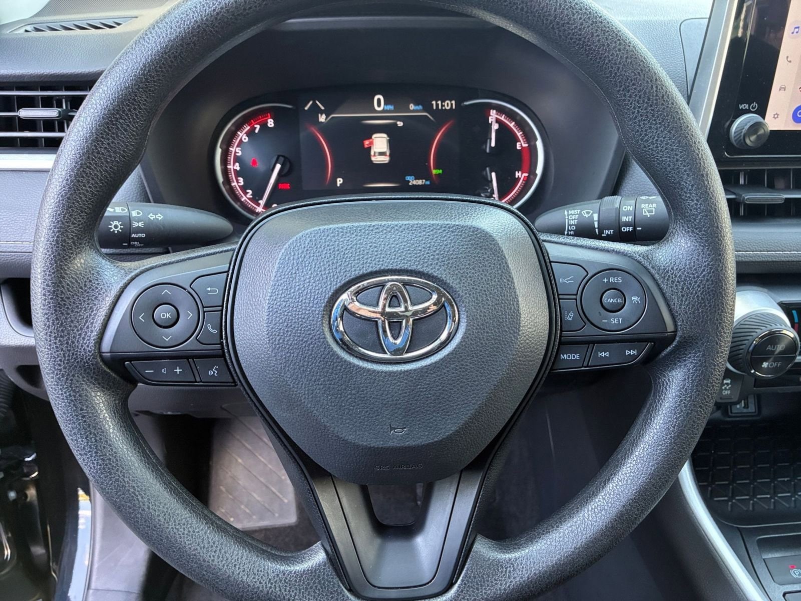 Thumbnail: 2025 Toyota RAV4 - 29