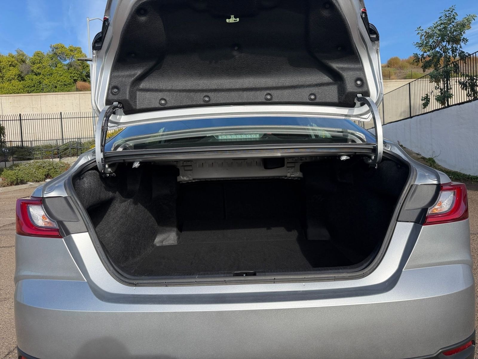 Thumbnail: 2025 Toyota Camry - 30