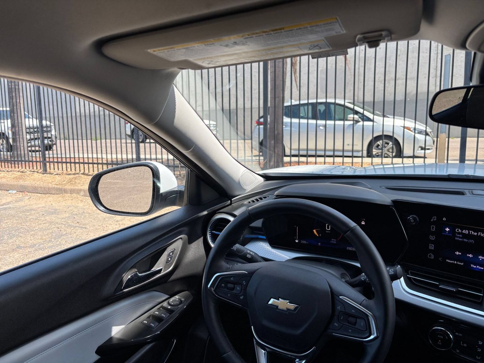 Thumbnail: 2025 Chevrolet Trax - 32