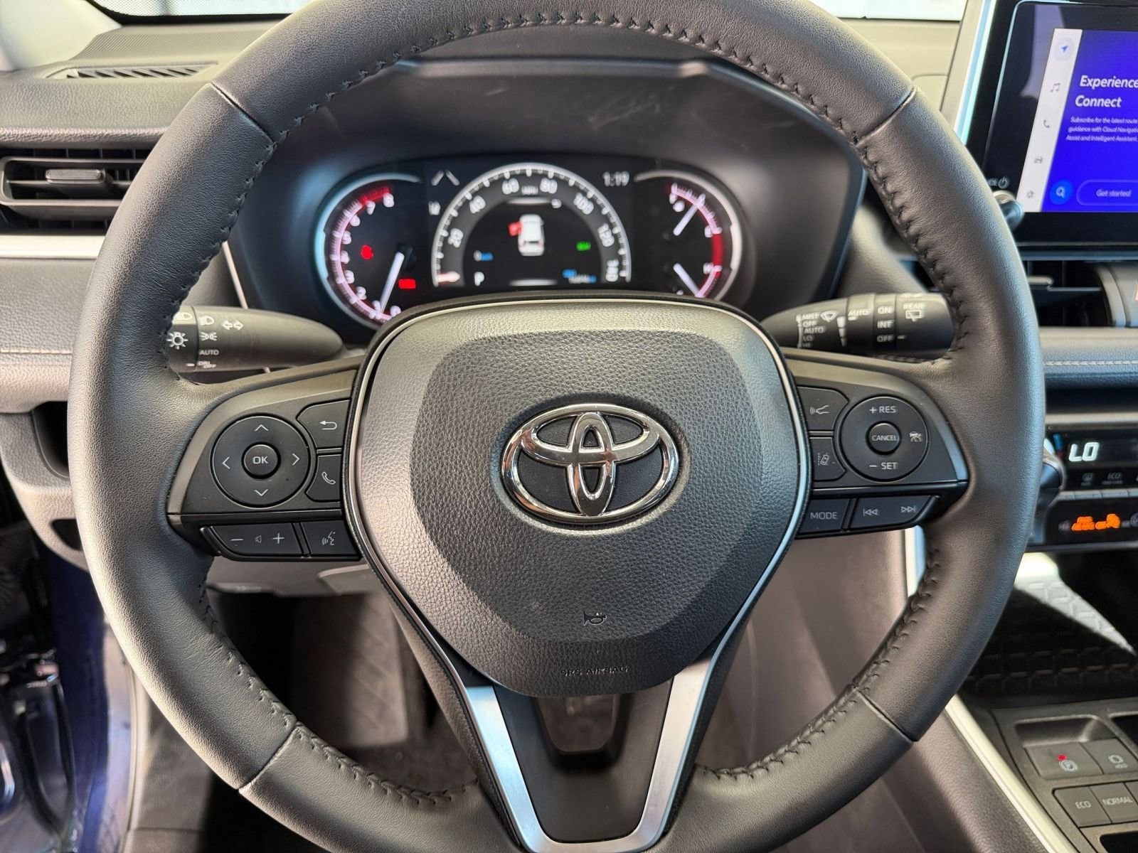 Thumbnail: 2025 Toyota RAV4 - 28