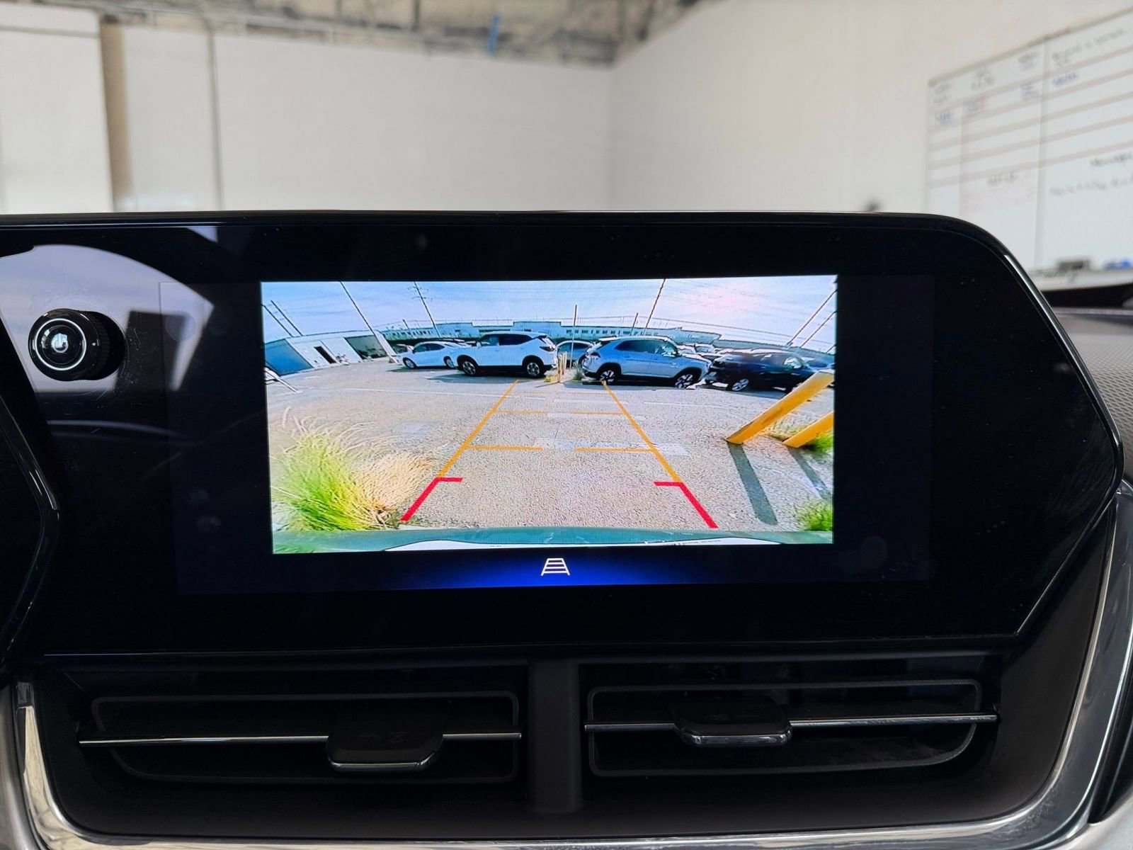 Thumbnail: 2025 Chevrolet Trax - 17