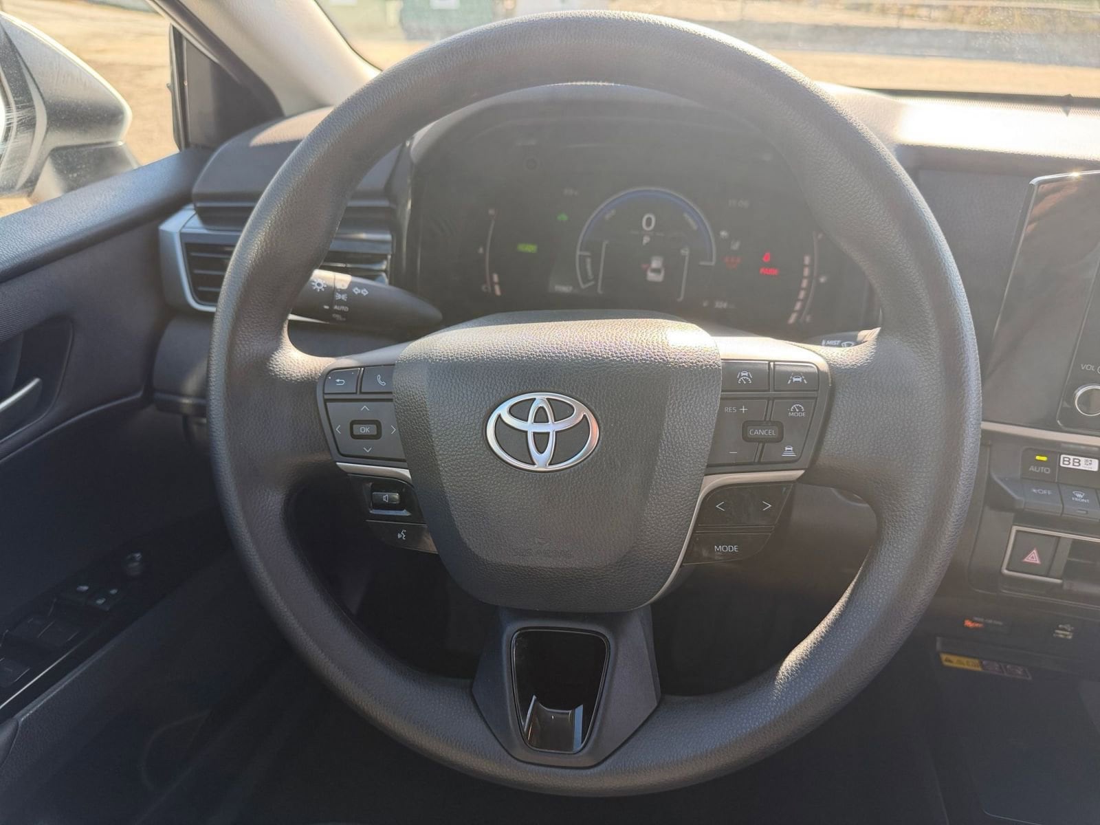 Thumbnail: 2025 Toyota Camry - 27