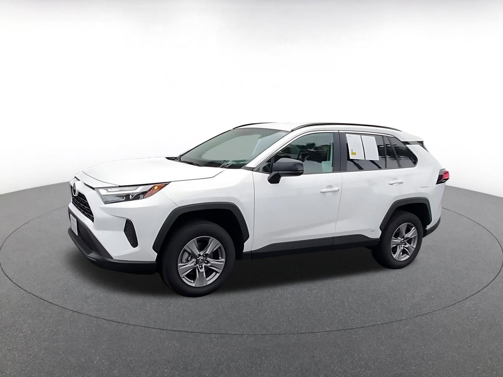 Thumbnail: 2025 Toyota RAV4 - 8