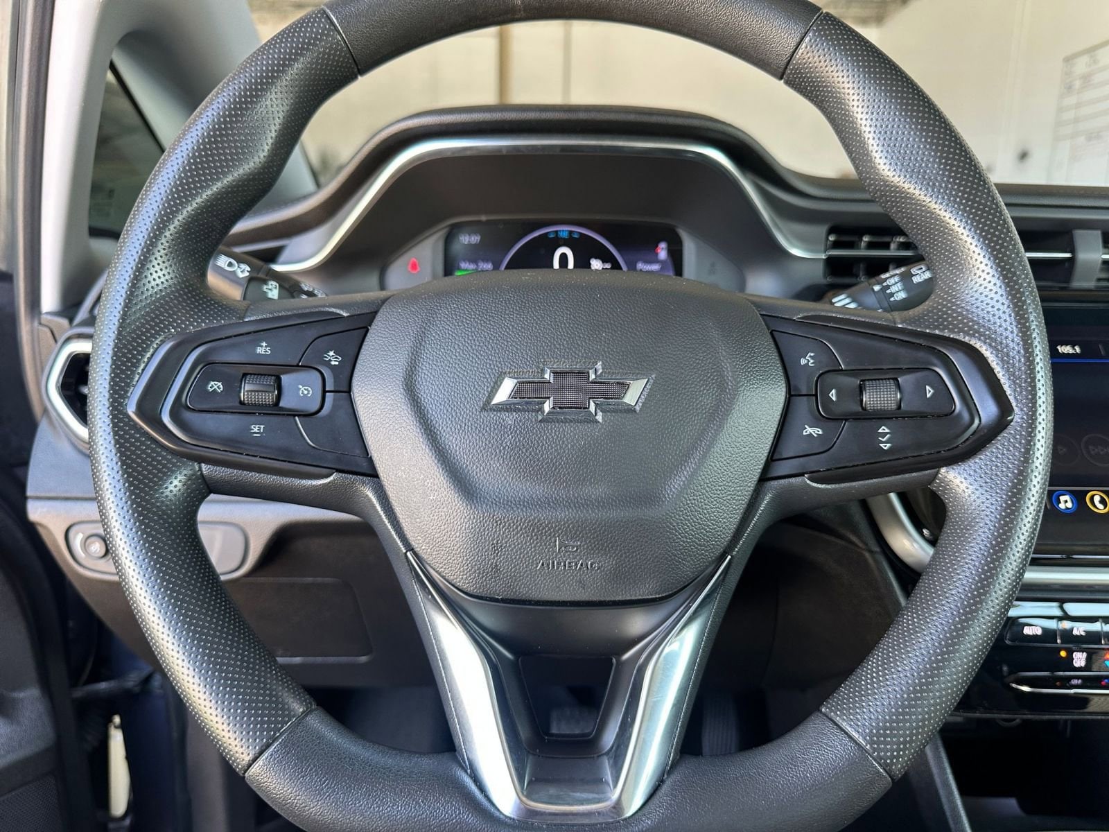 Thumbnail: 2023 Chevrolet Bolt EV - 30
