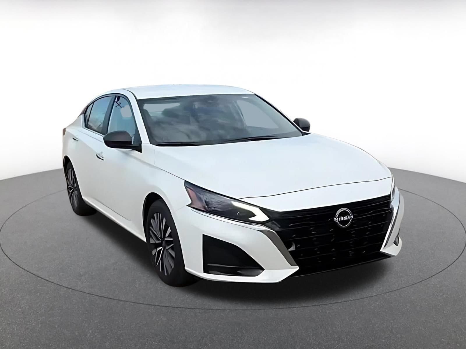 Thumbnail: 2025 Nissan Altima - 3