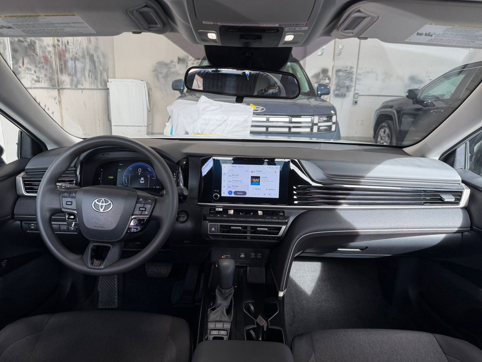 Thumbnail: 2025 Toyota Camry - 32