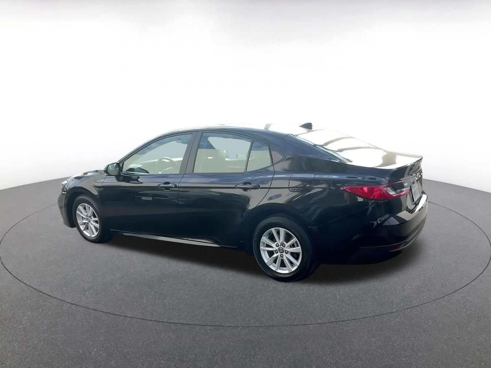 Thumbnail: 2025 Toyota Camry - 10