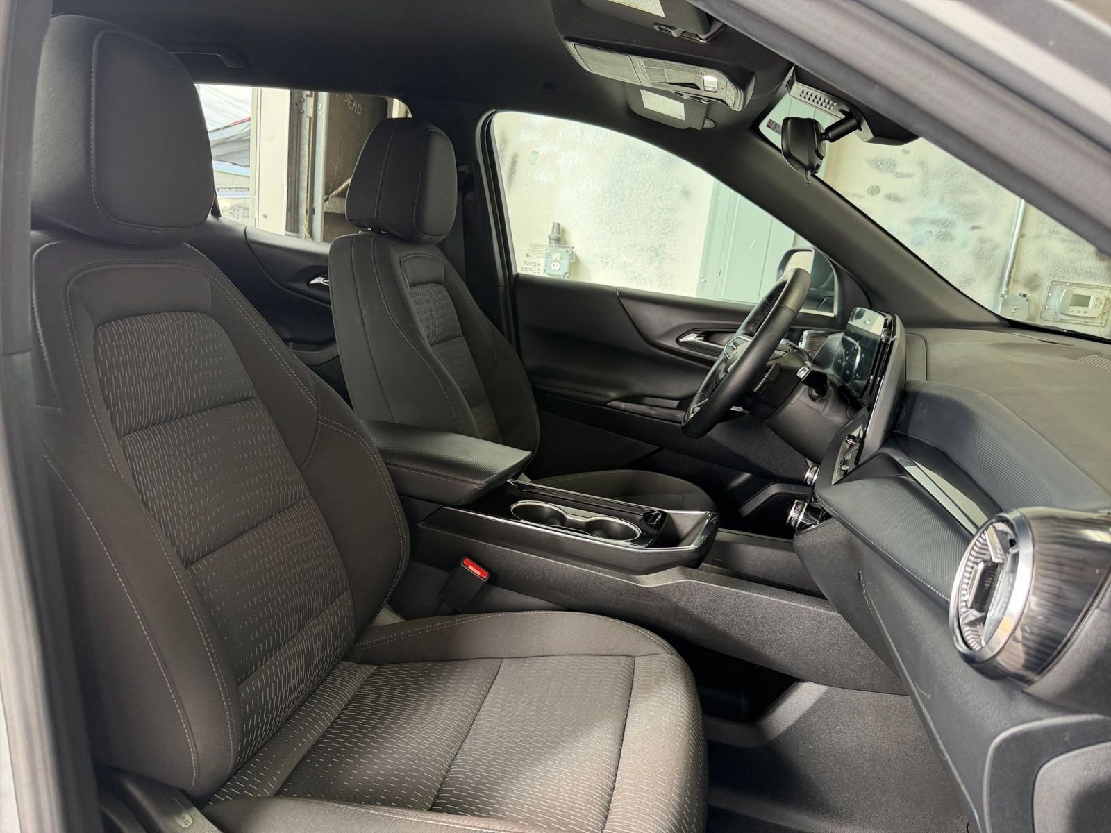 Thumbnail: 2025 Chevrolet Equinox - 35