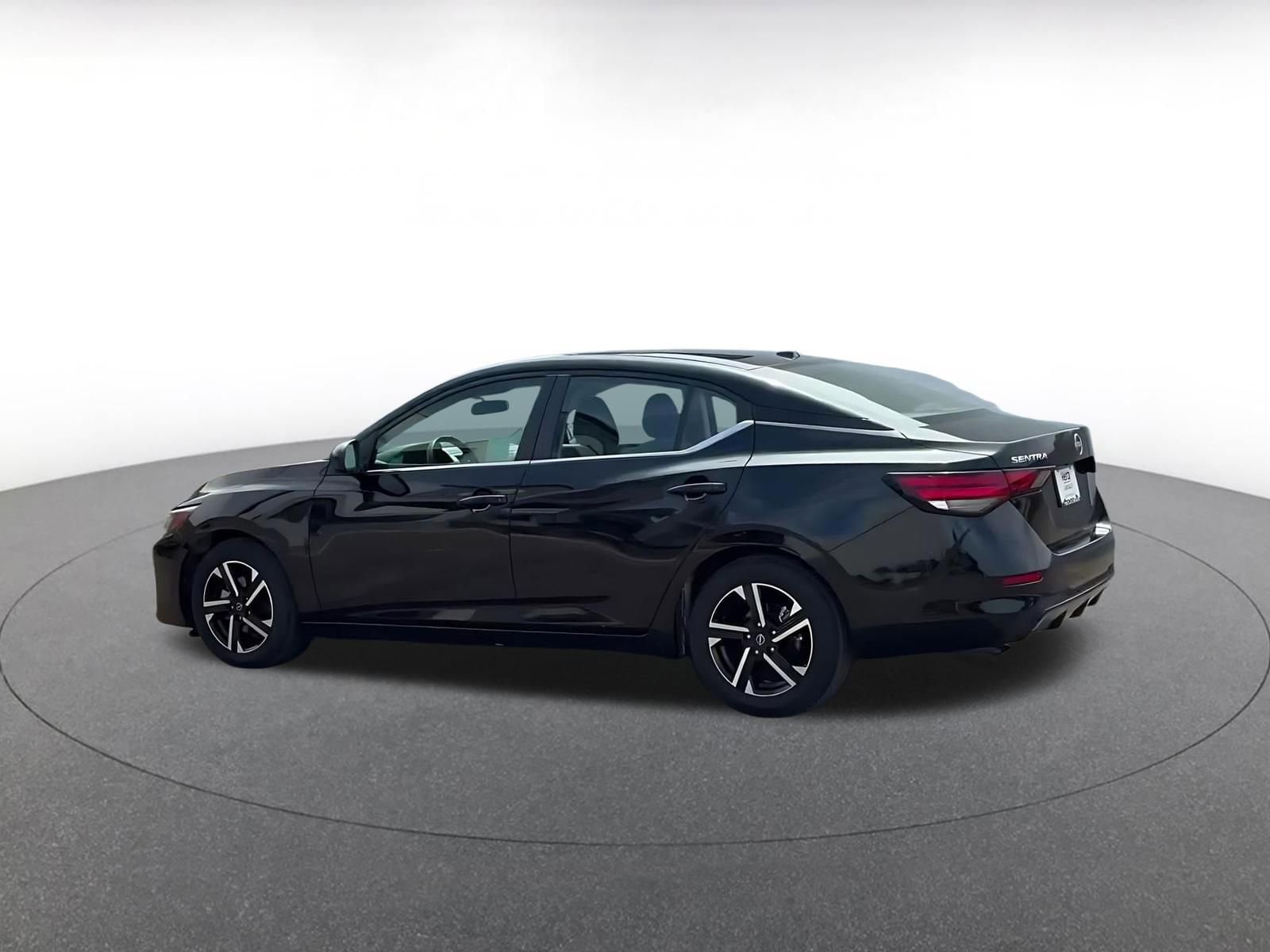 Thumbnail: 2025 Nissan Sentra - 10