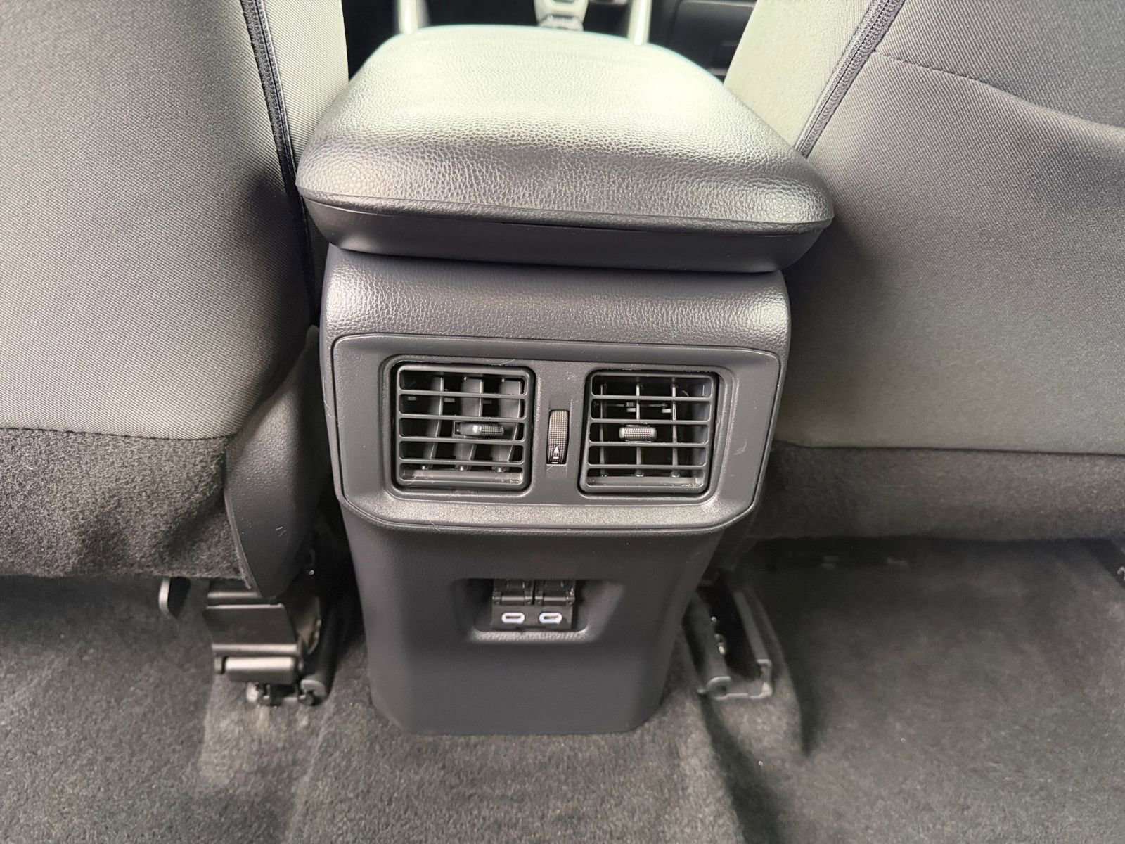 Thumbnail: 2025 Toyota RAV4 - 24