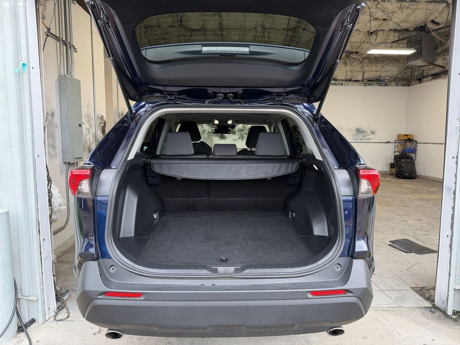 Thumbnail: 2025 Toyota RAV4 - 31