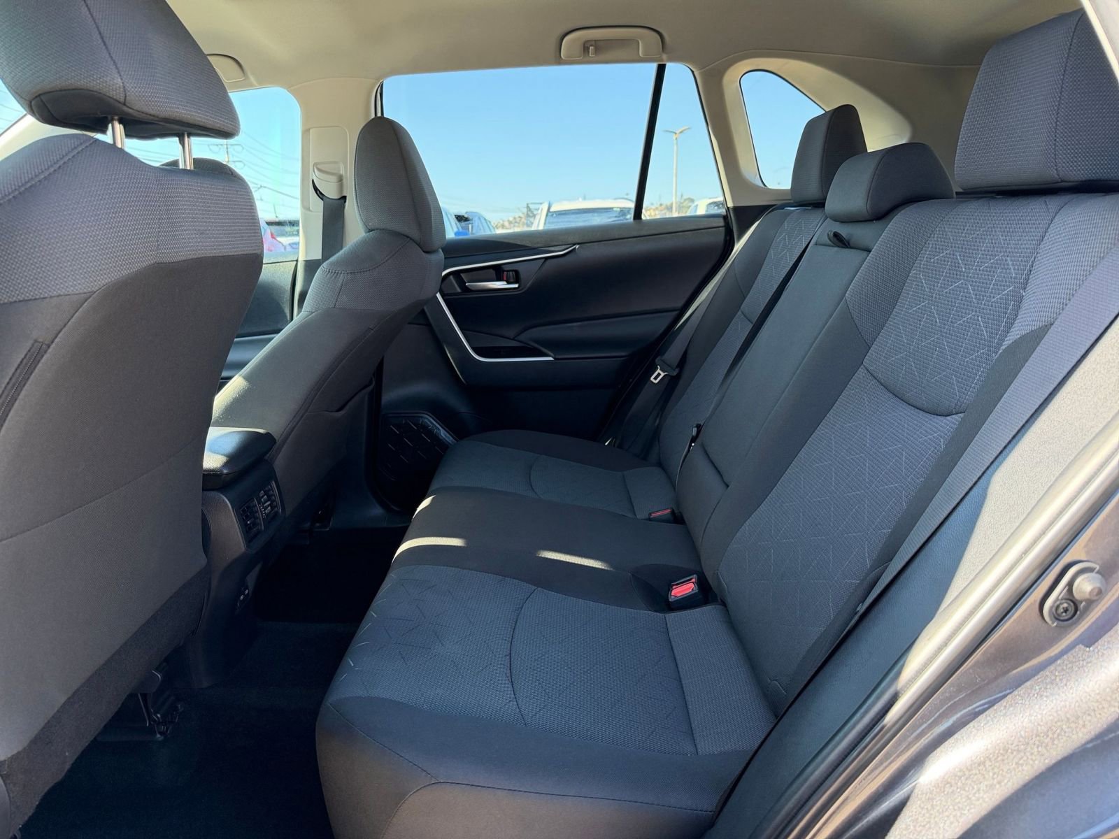 Thumbnail: 2025 Toyota RAV4 - 25