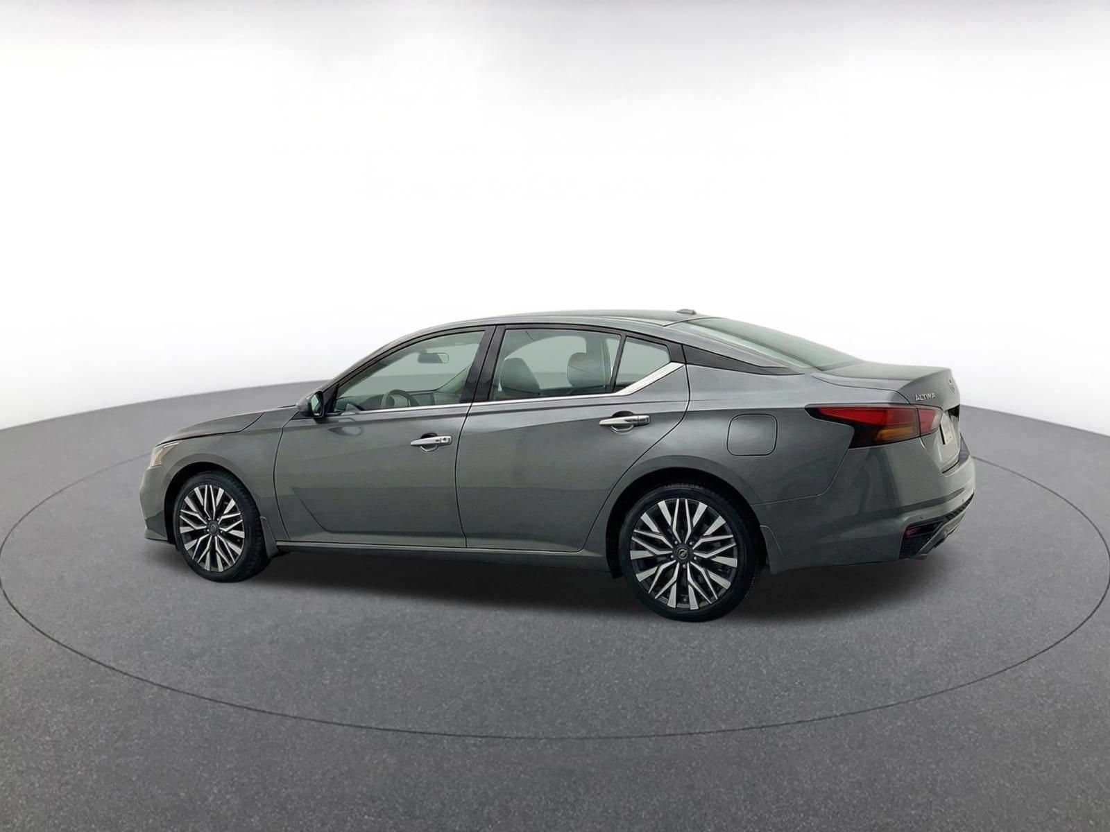 Thumbnail: 2025 Nissan Altima - 7