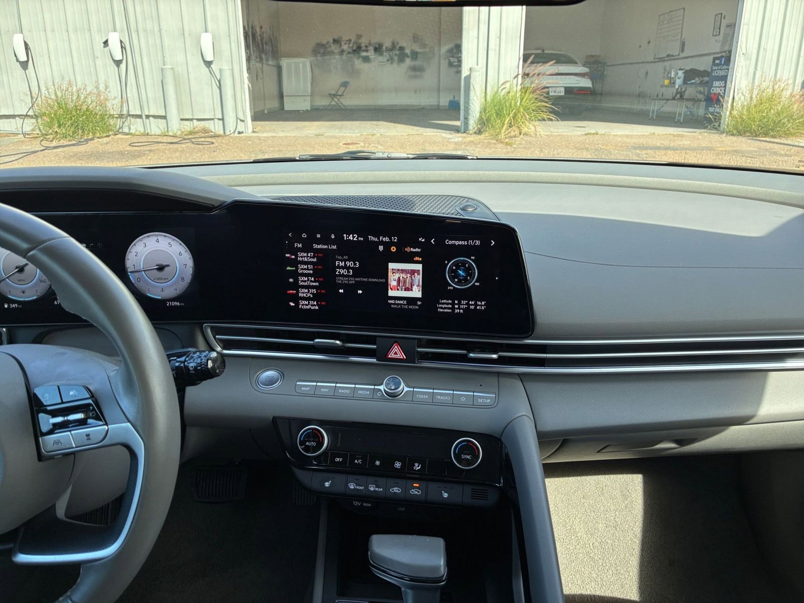 Thumbnail: 2025 Hyundai Elantra - 17