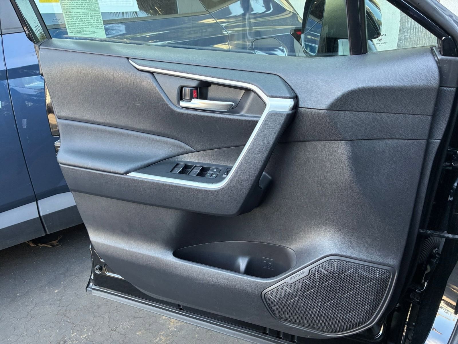 Thumbnail: 2025 Toyota RAV4 - 18