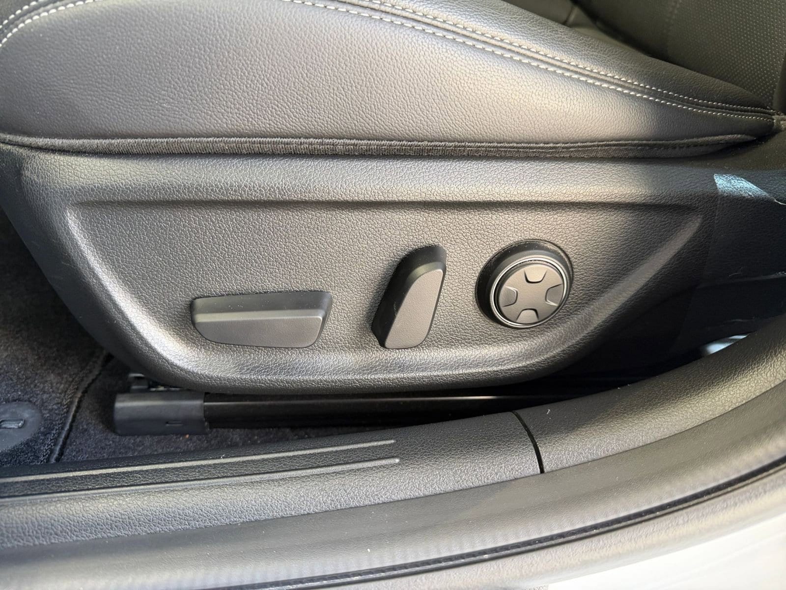 Thumbnail: 2025 Genesis G70 - 24