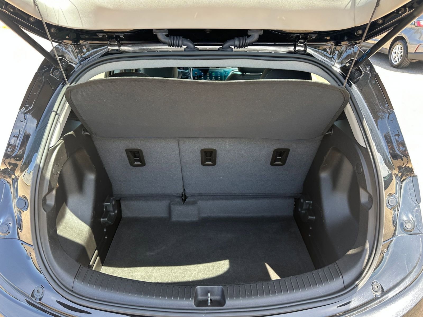 Thumbnail: 2023 Chevrolet Bolt EV - 33