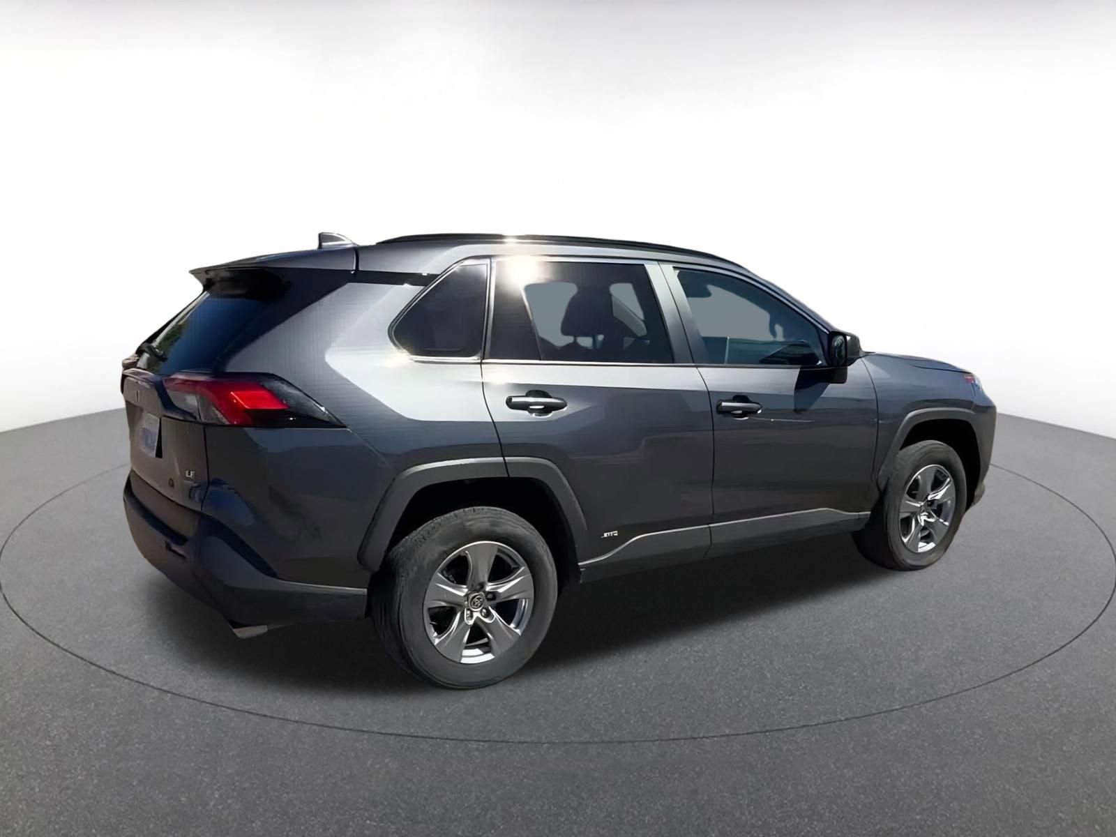 Thumbnail: 2025 Toyota RAV4 - 15