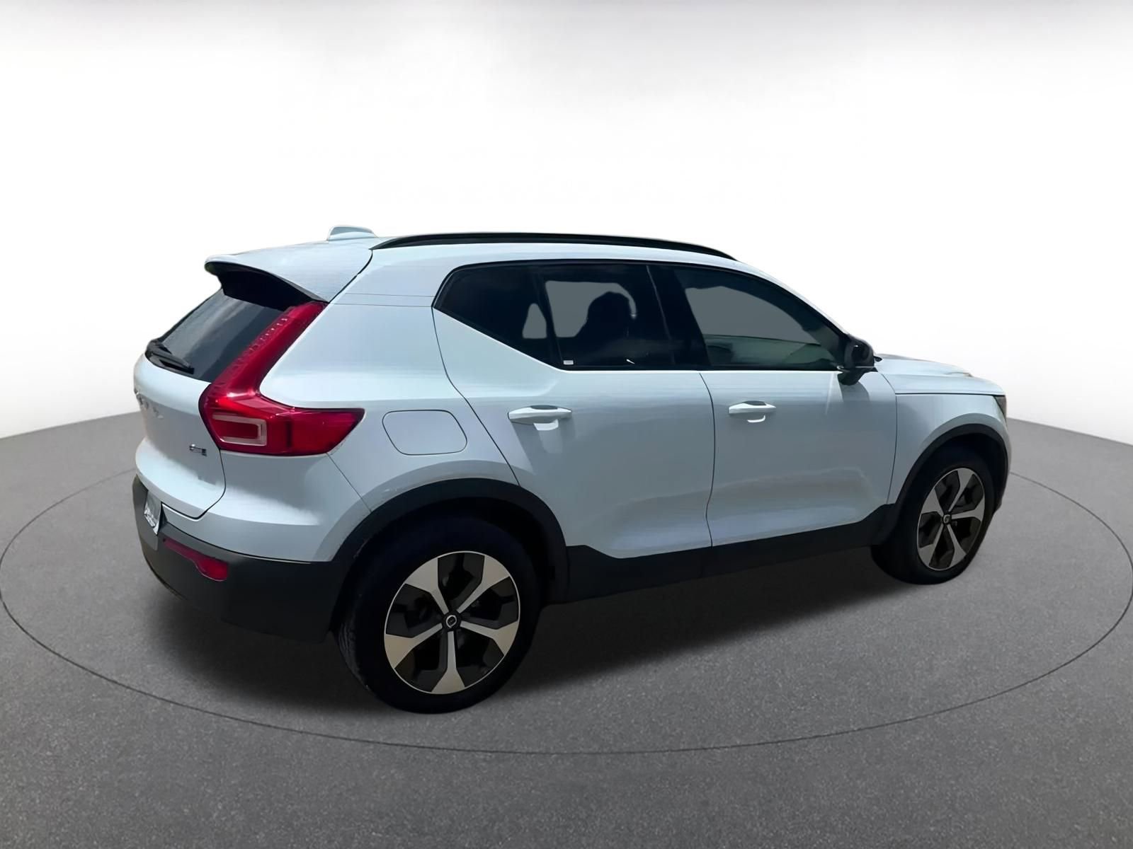 Thumbnail: 2024 Volvo XC40 - 15
